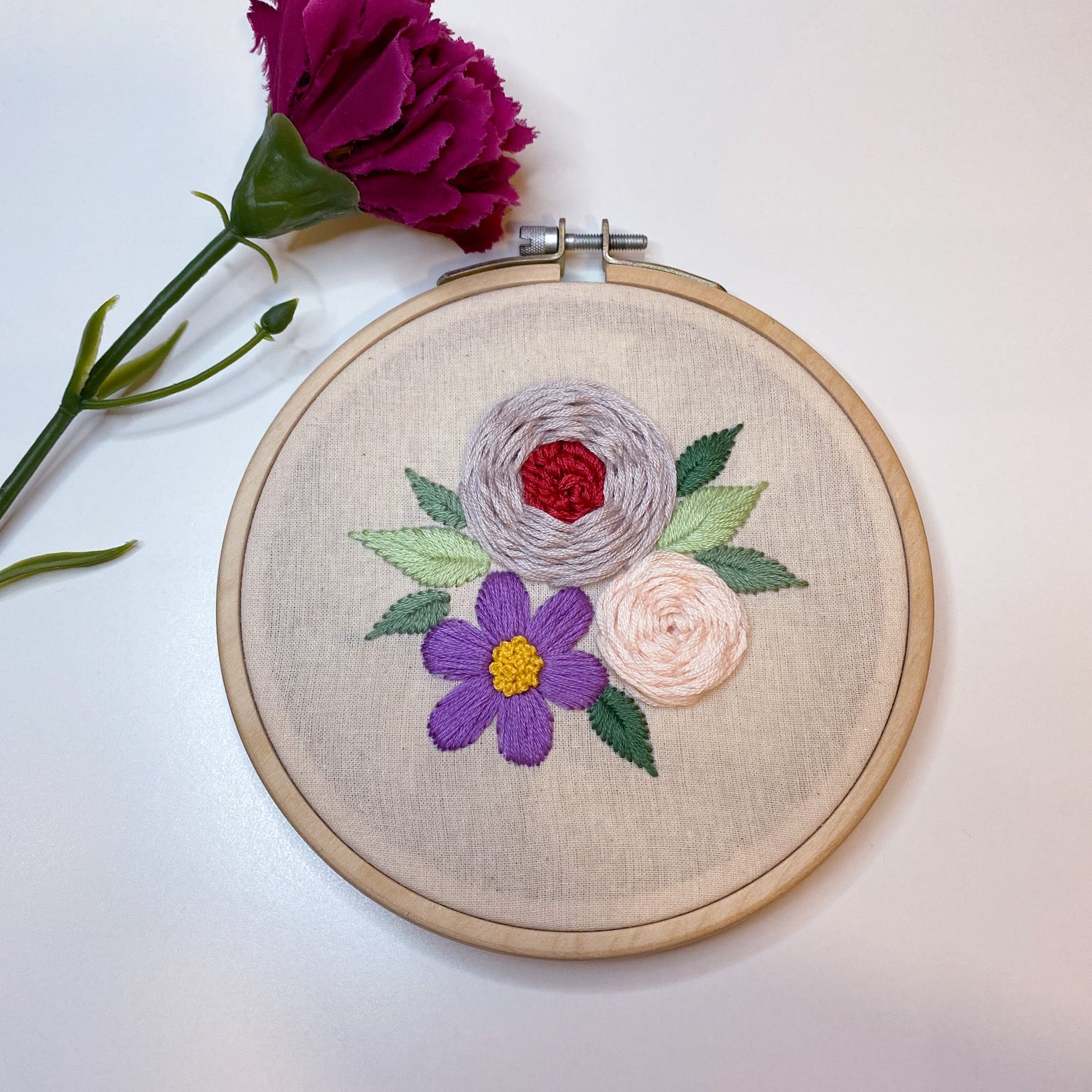 Embroidery for beginners PDF pattern: summer bouquet